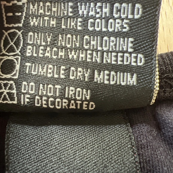 Vintage 2007 Iron Saddle Saloon Akron Ohio Woman’s Crop Top Size M - Picture 11 of 11